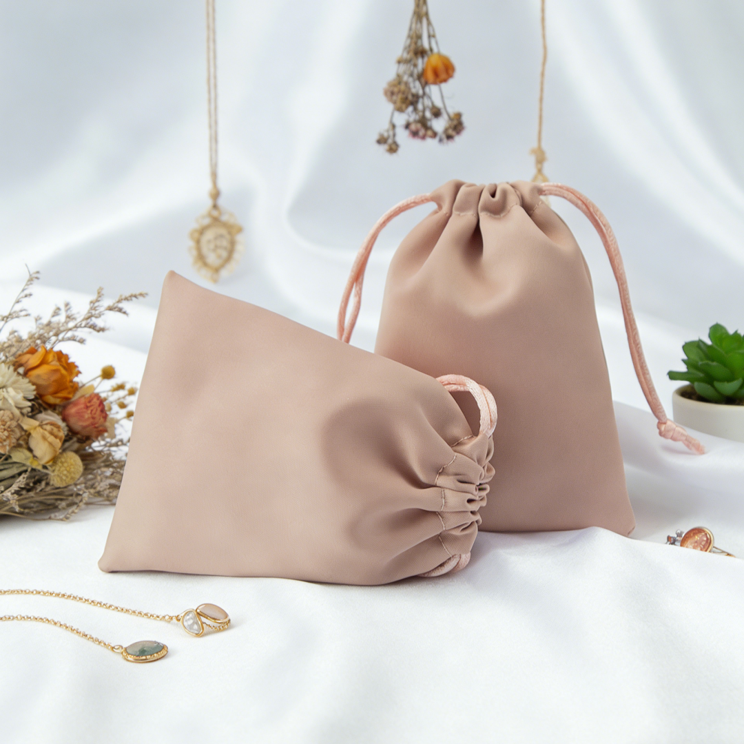 Elegant Silky Satin Jewelry Ba - Pearl Stud Earrings のレビューと価格