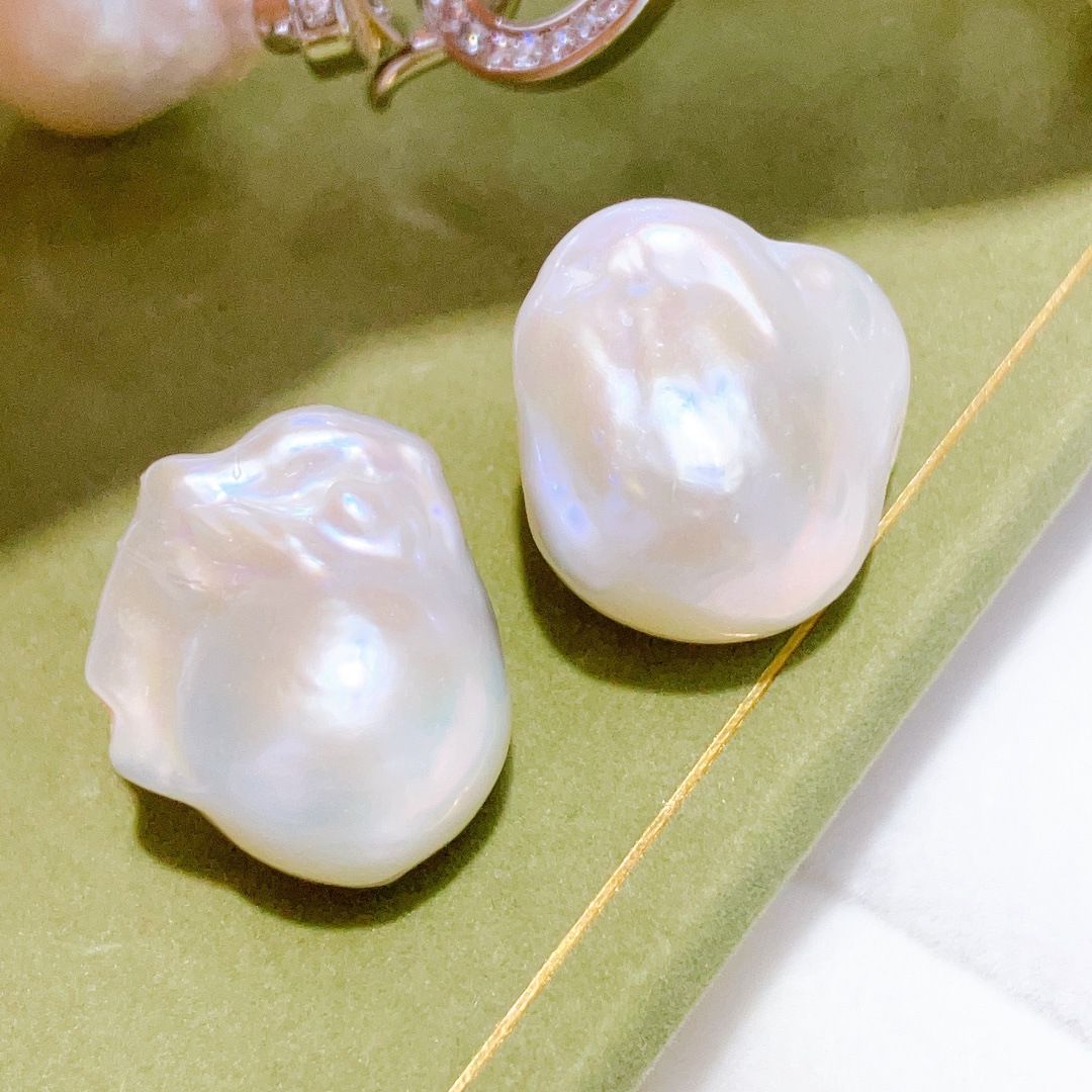 Natural Freshwater Baroque Pea - Pearl Stud Earrings のレビューと価格