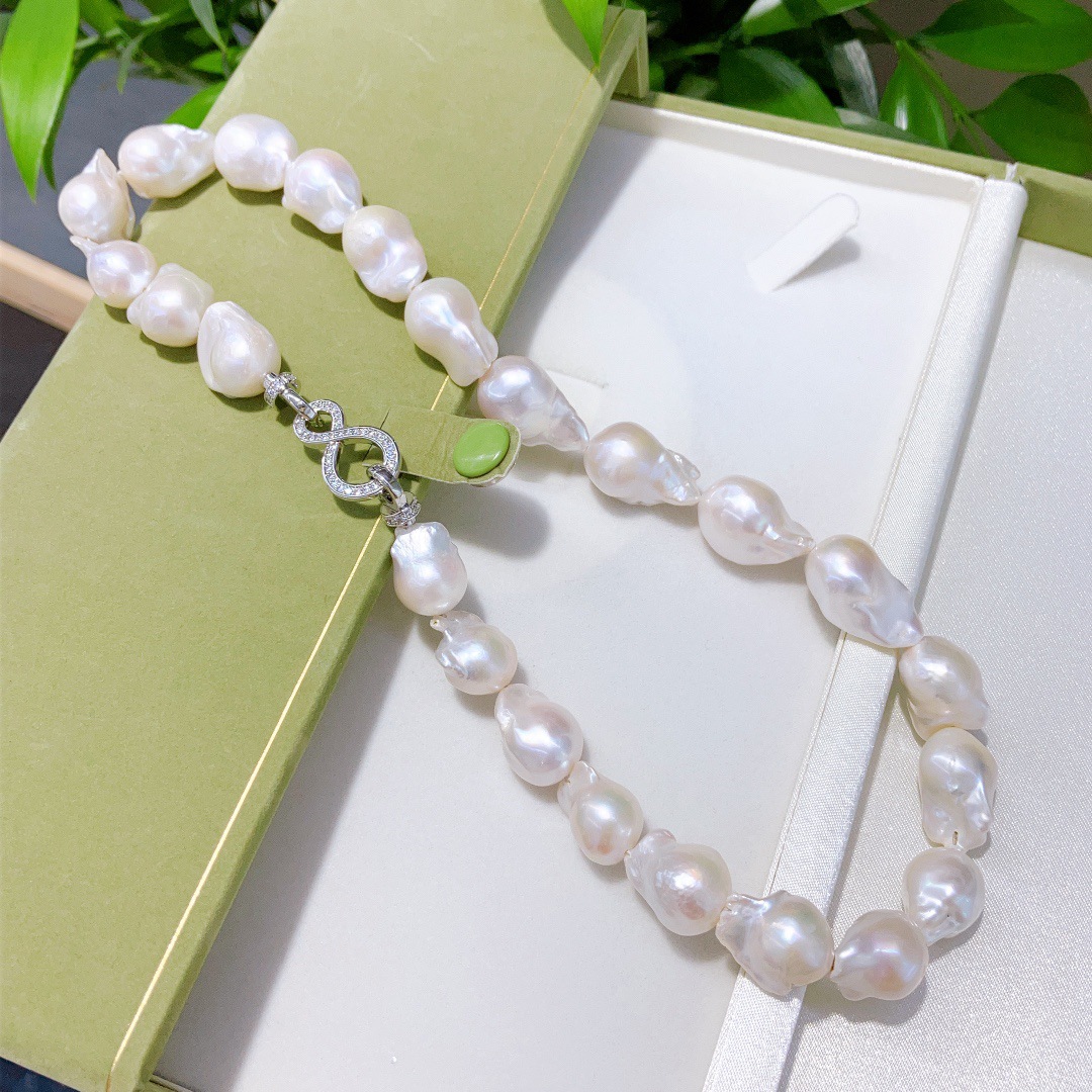 Natural Freshwater Baroque Pea - Pearl Stud Earrings のレビューと価格