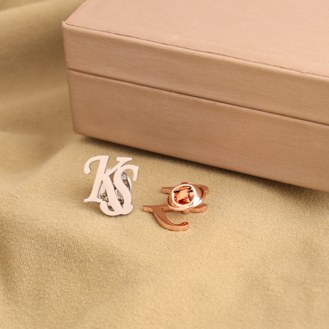 Personalized Initials Jacket L - Vintage Brooch Pin のレビューと価格