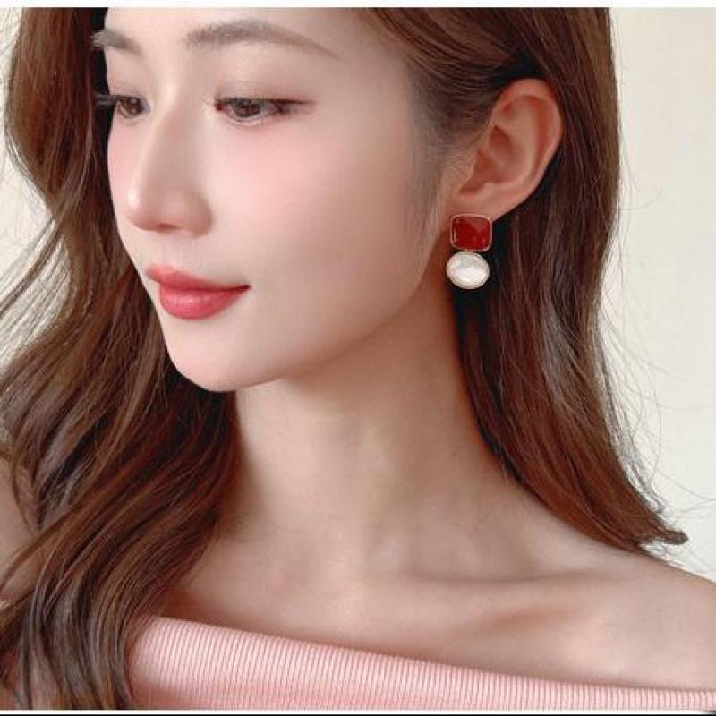 925 Silver Needle Vintage Red  - Pearl Stud Earrings のレビューと価格