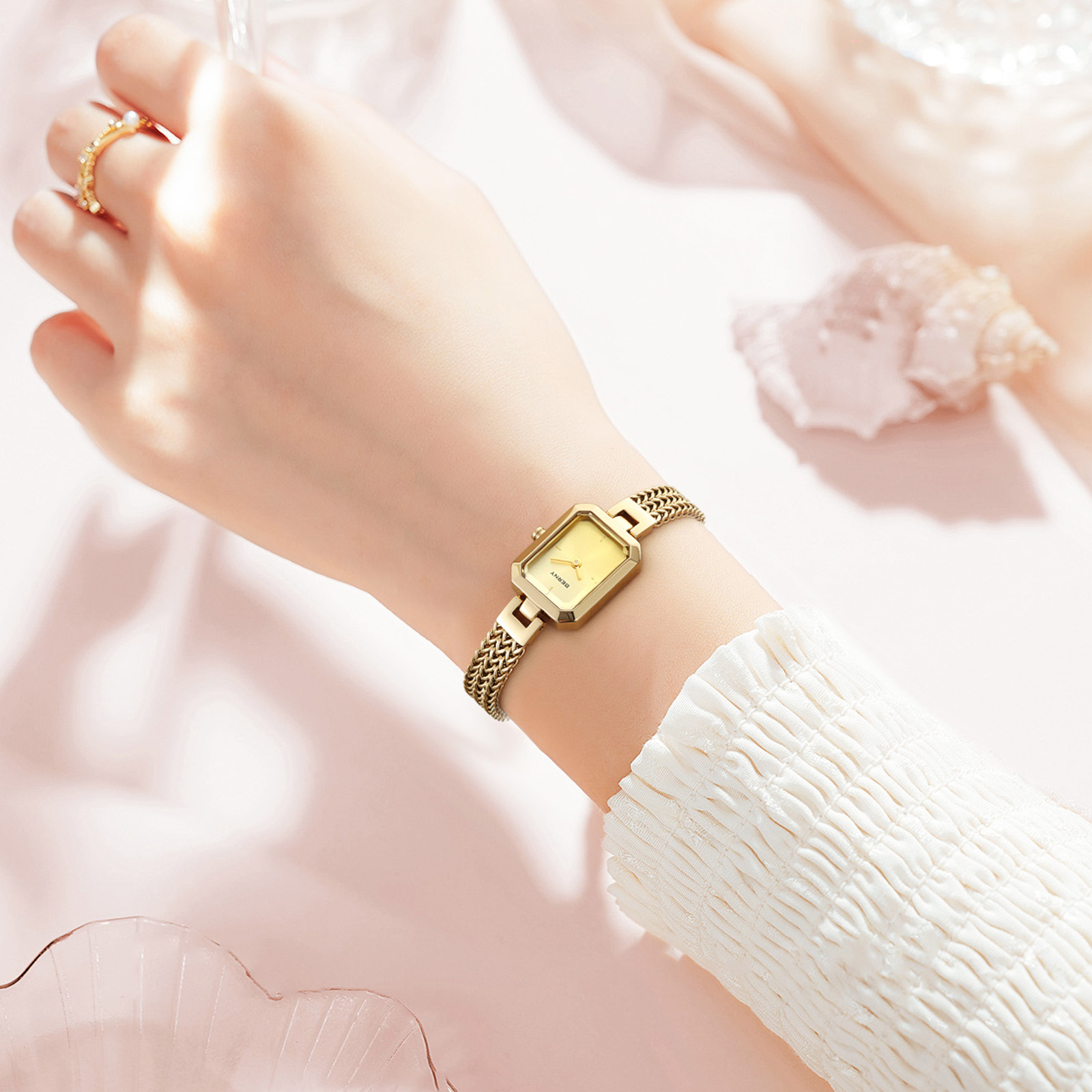 BERNY Gold Watch for Women Min - Mystery Jewelry Jar Watches のレビューと価格